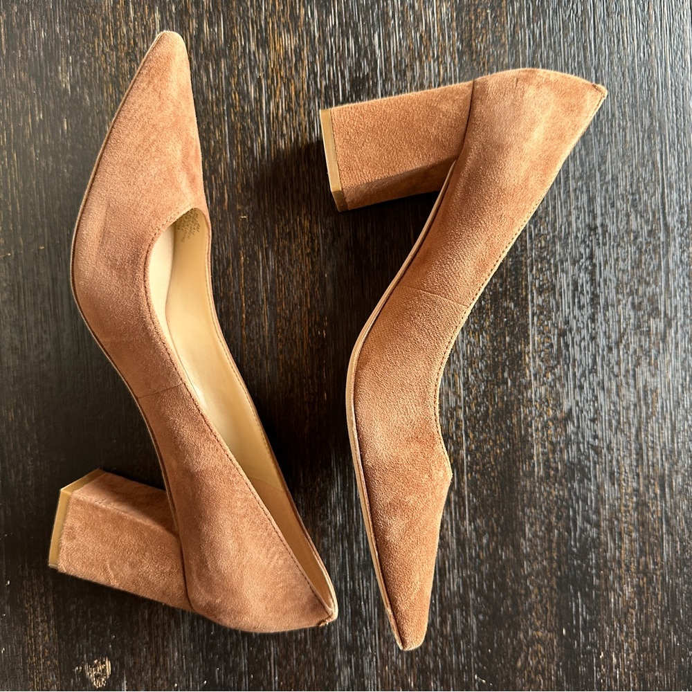 Marc Fisher Zala Block Heel Pointy Toe Pump Medium Natural Suede size 9